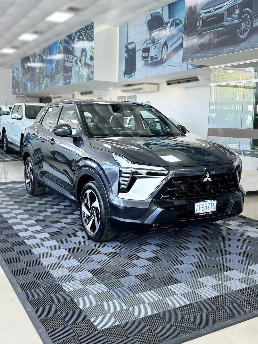 Mitsubishi Xforce 2025 versión Premium Line Gris