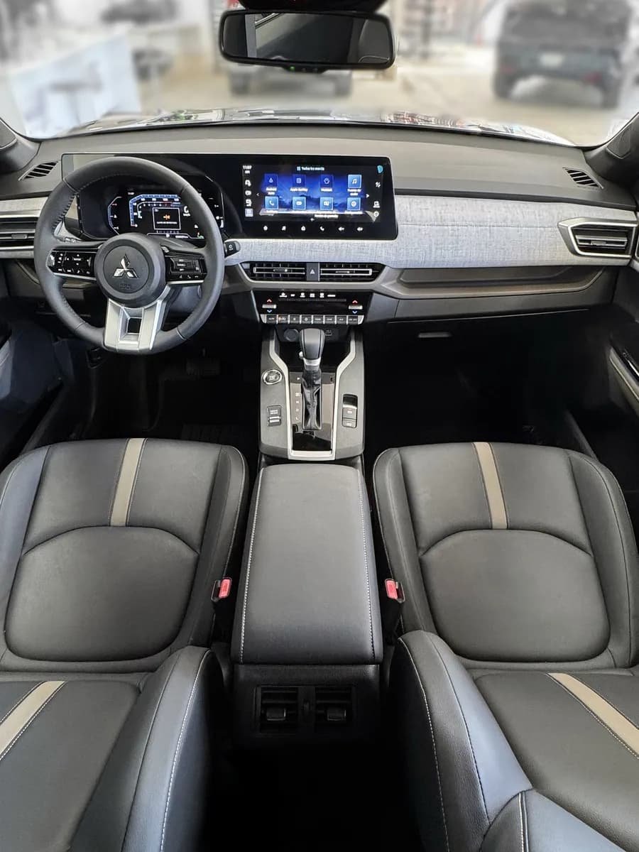 Mitsubishi Xforce 2025 versión Premium Line Gris