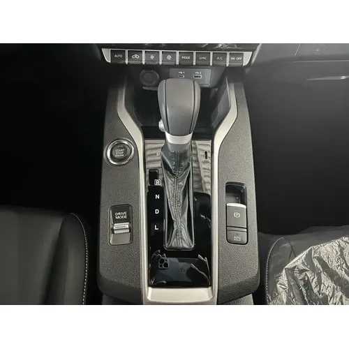 Mitsubishi Xforce 2026 Gris Caracas