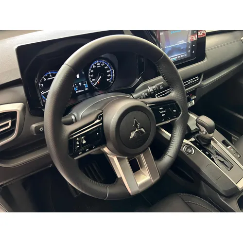 Mitsubishi Xforce 2025 Gris Caracas