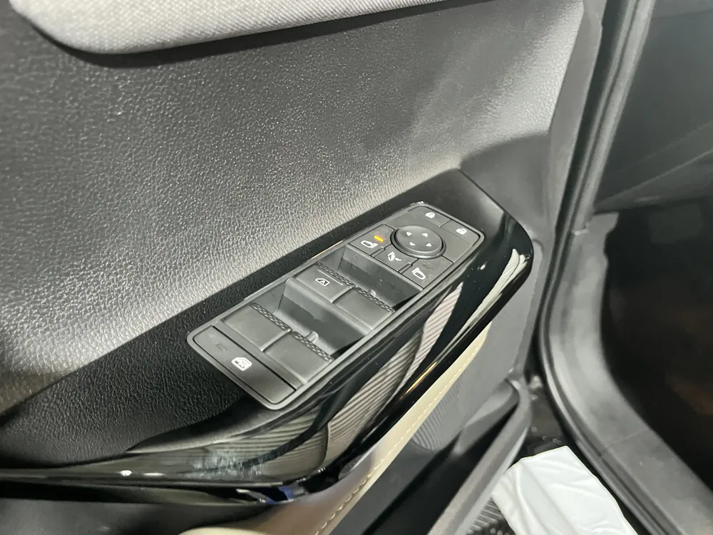Mitsubishi Xforce 2025 Negro Caracas