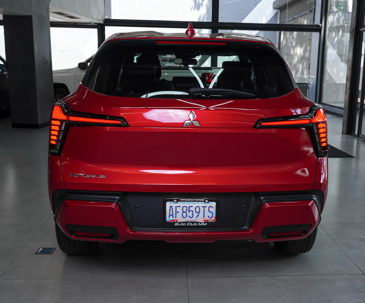 Mitsubishi Xforce Premium Line 2025 Rojo Valencia