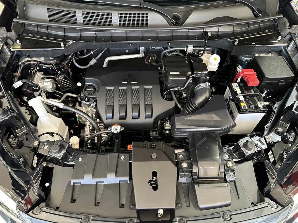 Mitsubishi Xforce suv 2025 gris14