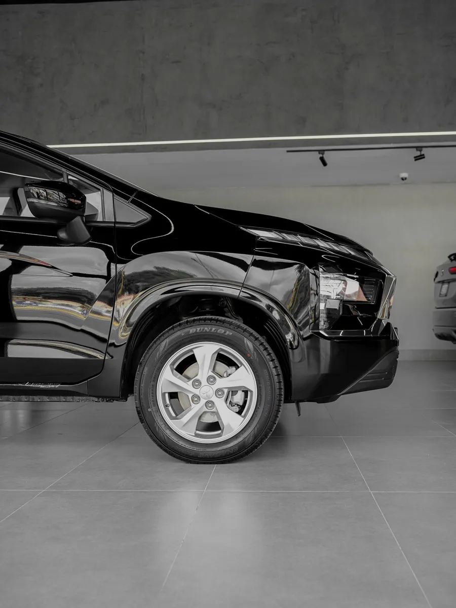 Mitsubishi Xpander 2025 suv negro5