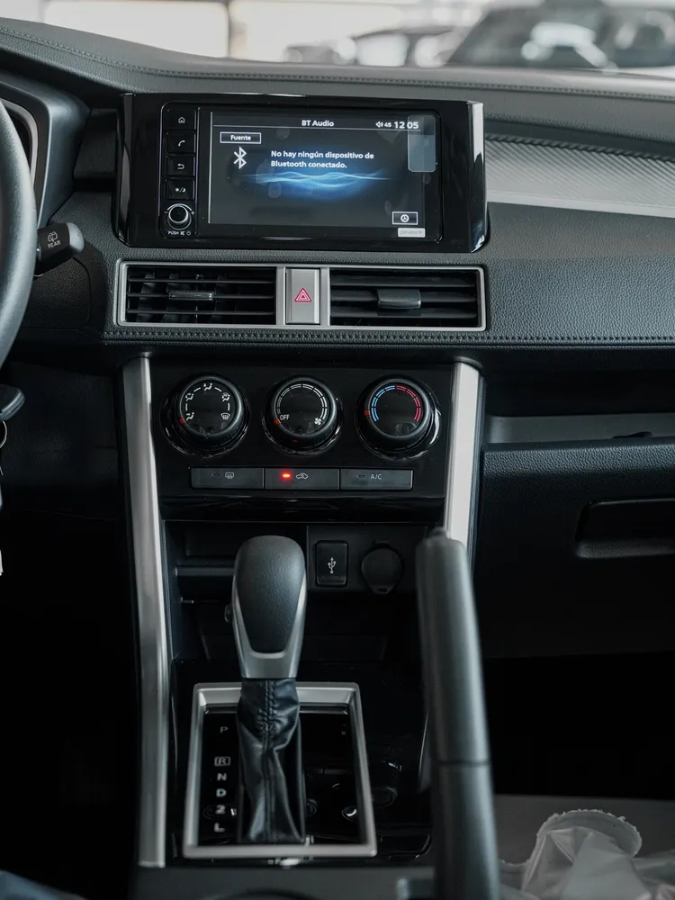 Mitsubishi Xpander 2026 Negro Valencia
