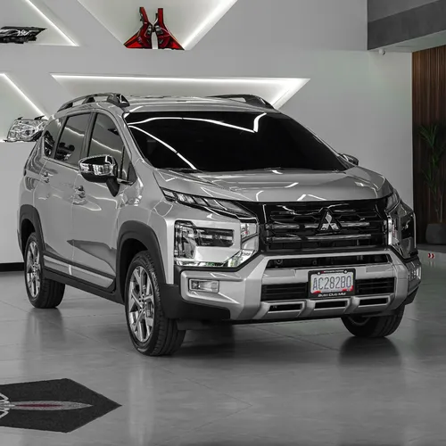 Mitsubishi Xpander Cross 2026 Plateado Valencia
