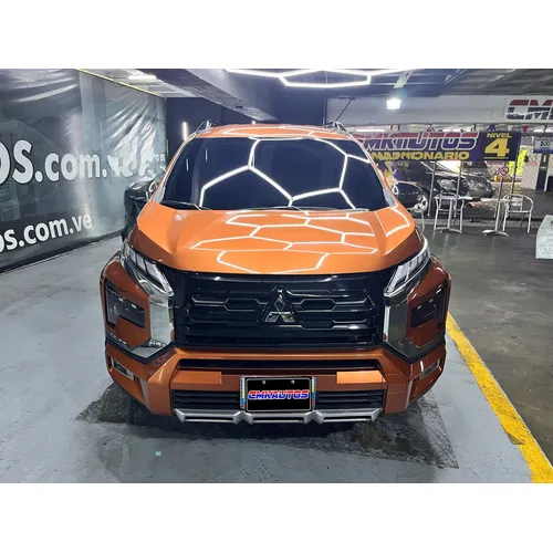 Mitsubishi Xpander Cross 2024 Naranja Caracas