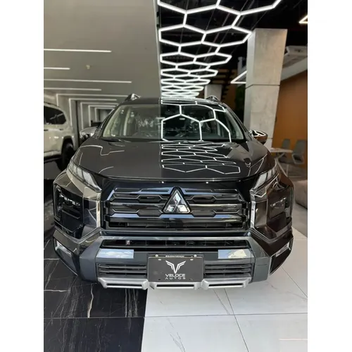 Mitsubishi Xpander Cross 2025 Gris Caracas