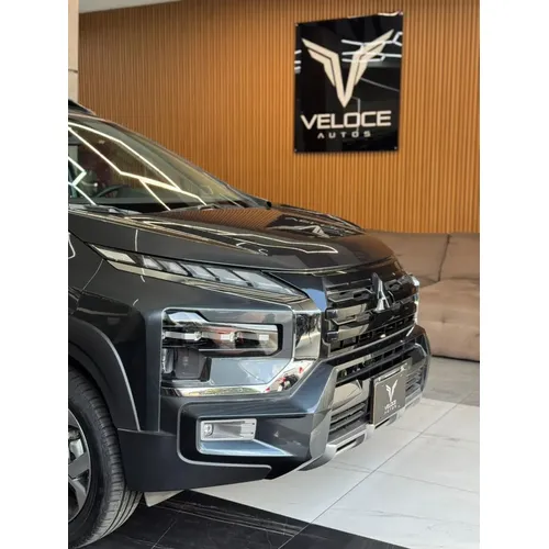 Mitsubishi Xpander Cross 2025 Gris Caracas