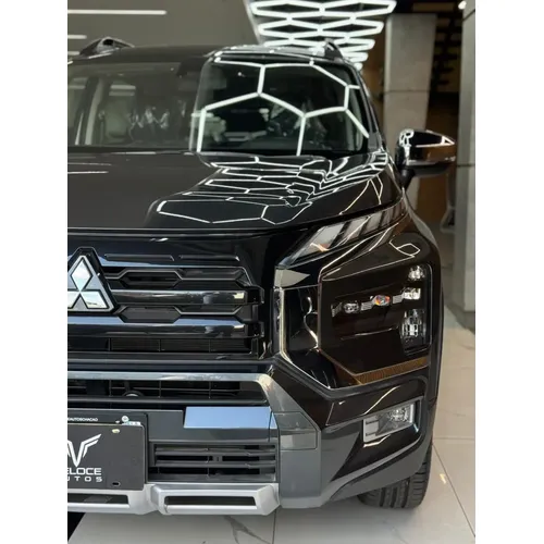 Mitsubishi Xpander Cross 2025 Gris Caracas