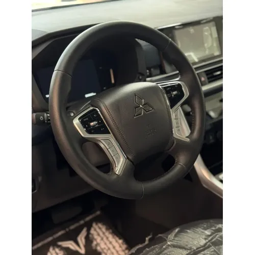 Mitsubishi Xpander Cross 2025 Gris Caracas