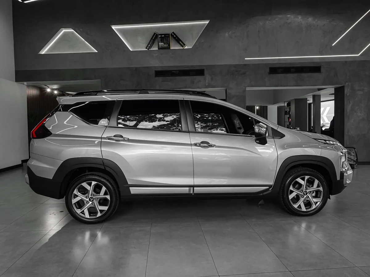 Mitsubishi Xpander Cross 2025 Plateado Valencia