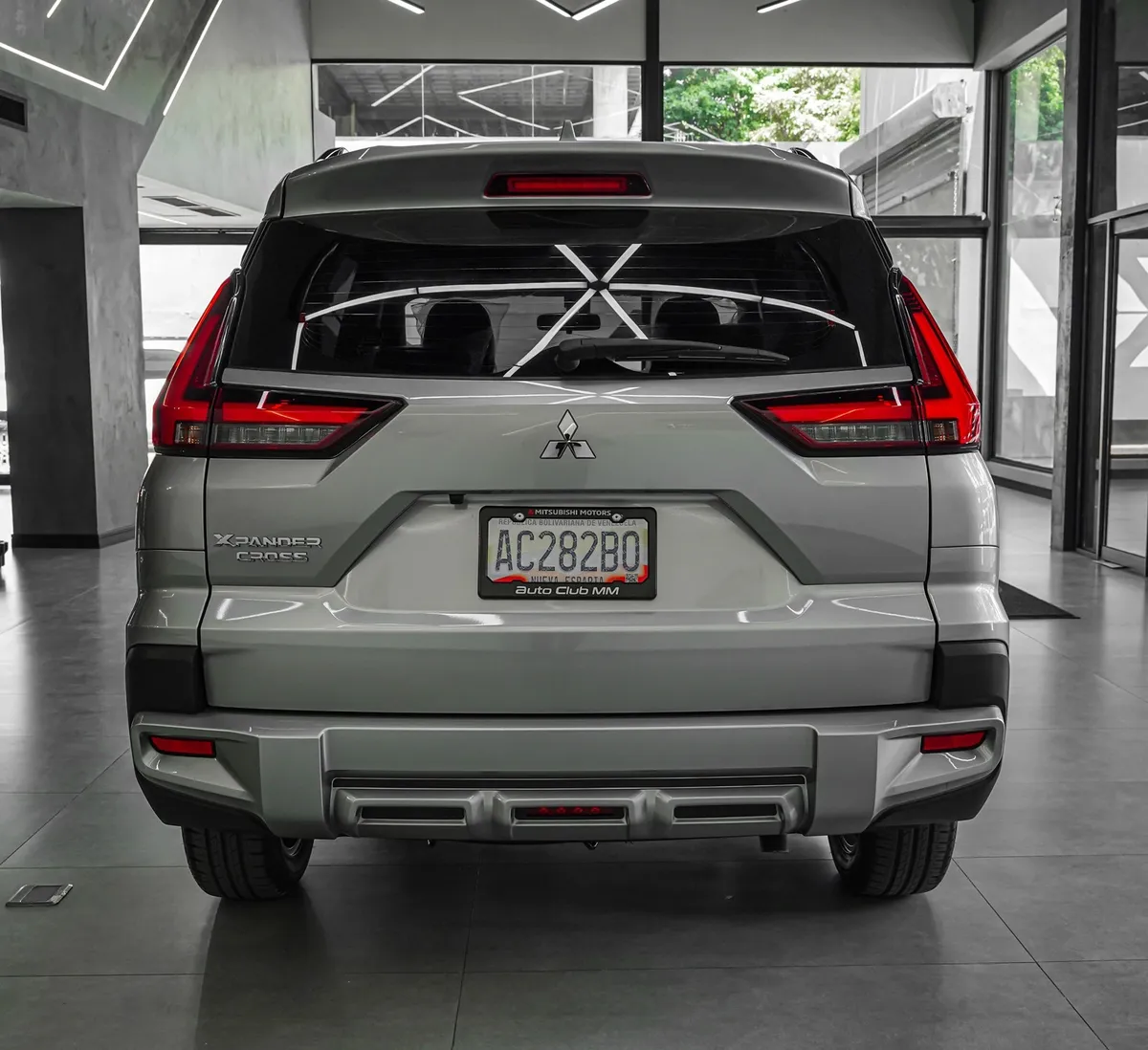 Mitsubishi Xpander Cross 2025 Plateado Valencia