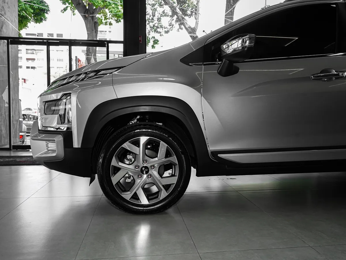 Mitsubishi Xpander Cross 2025 Plateado Valencia