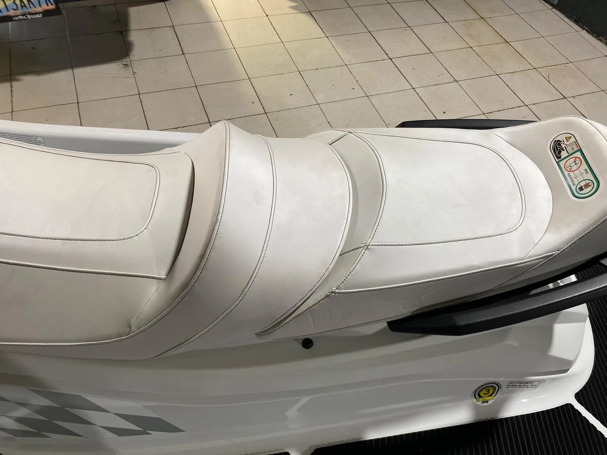 Moto De Agua Yamaha Vx-1800c-y 2023 blanco6