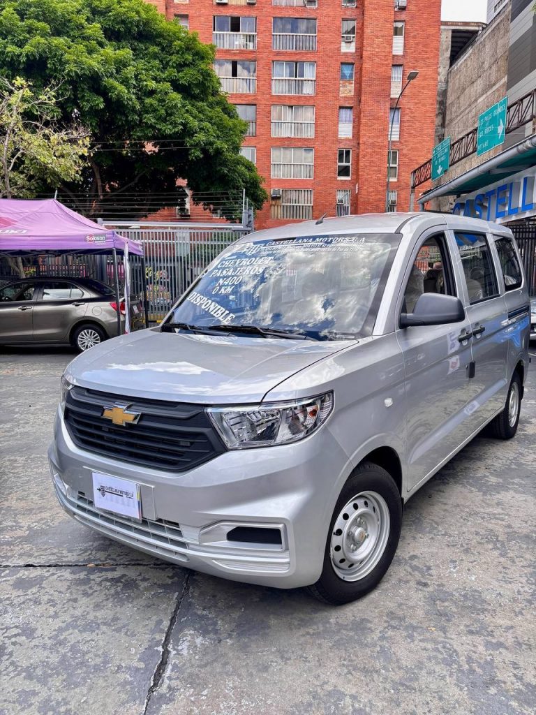 Chevrolet N400 2023 Plateado Caracas