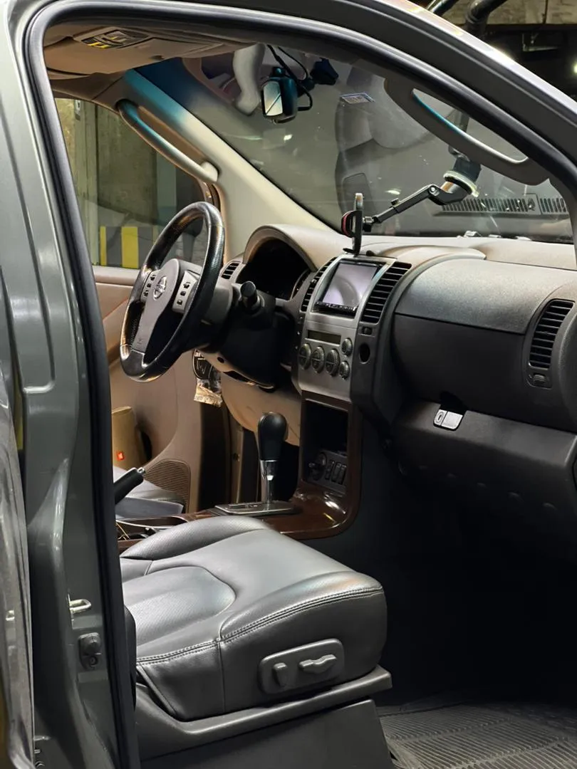 Nissan Pathfinder 2007 plateado10