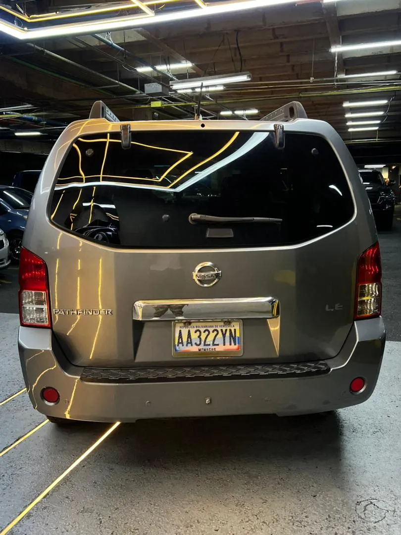 Nissan Pathfinder 2007 Plateado Caracas