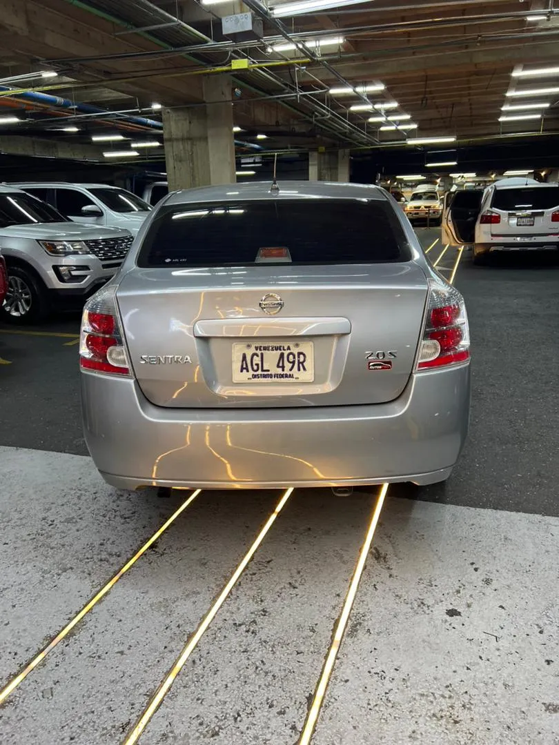 Nissan Sentra 2007 Plateado Caracas