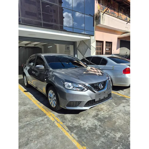 Nissan Sylphy 2025 Plateado Caracas