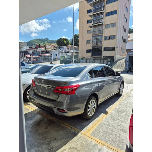 Nissan Sylphy 2025 Plateado Caracas