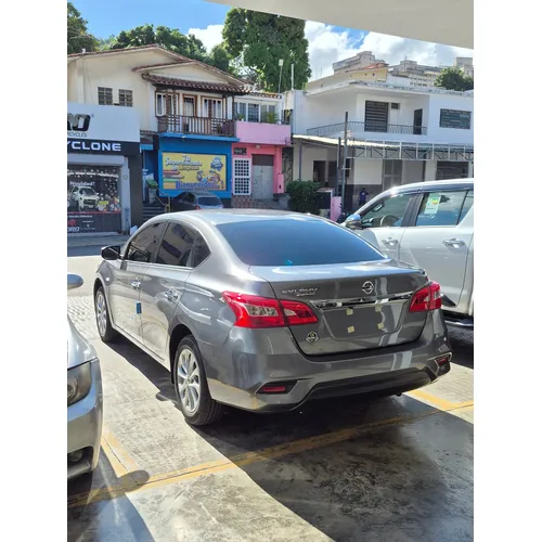 Nissan Sylphy 2025 Plateado Caracas