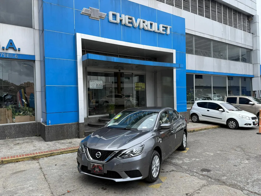 Nissan Sylphy 2025 Gris Caracas
