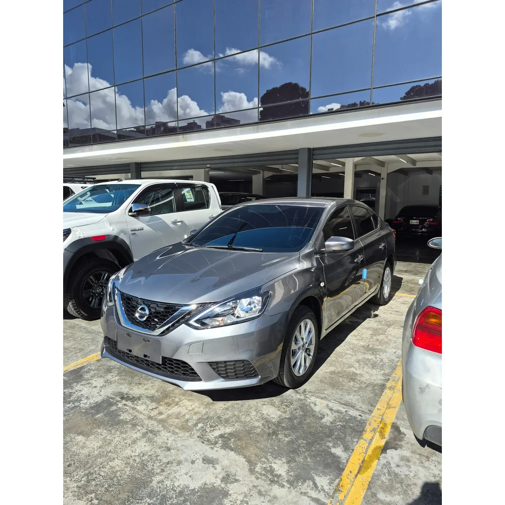 Nissan Sylphy 2025 Gris Caracas