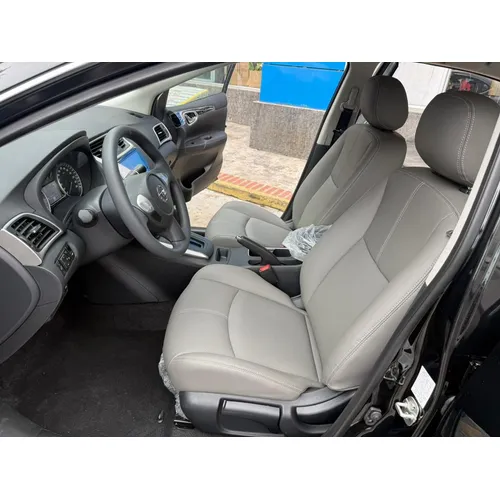 Nissan Sylphy 2025 Gris Caracas