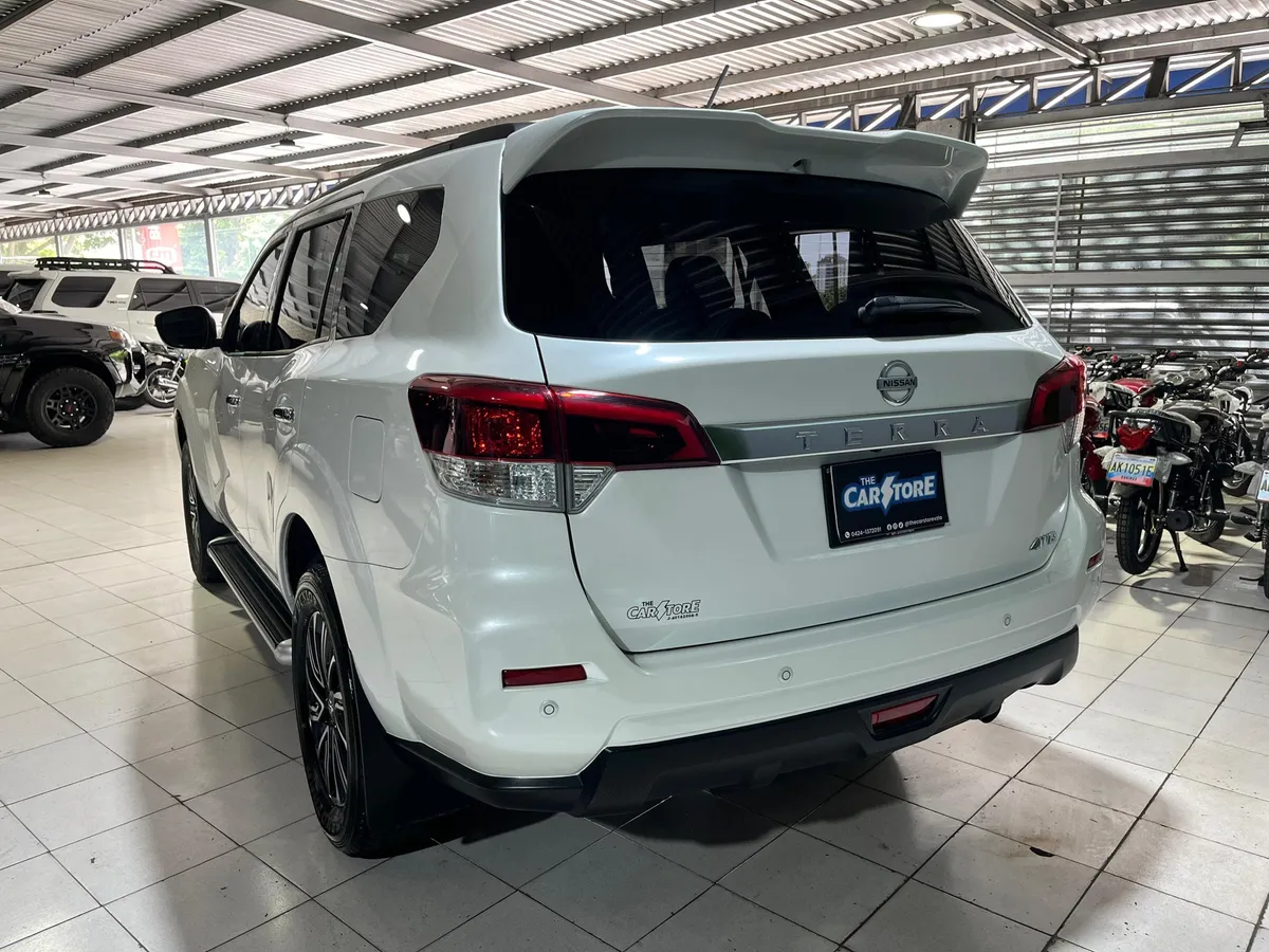 Nissan Terra 2022 Blanco Caracas