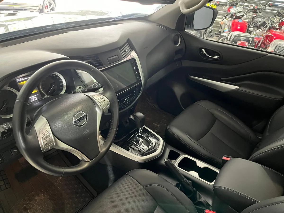 Nissan Terra 2022 blanco suv4
