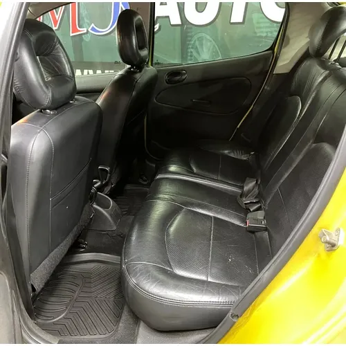 Peugeot 206 2009 Amarillo Caracas