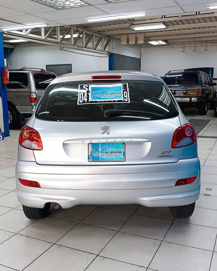 Peugeot 207 año 2012 Plata
