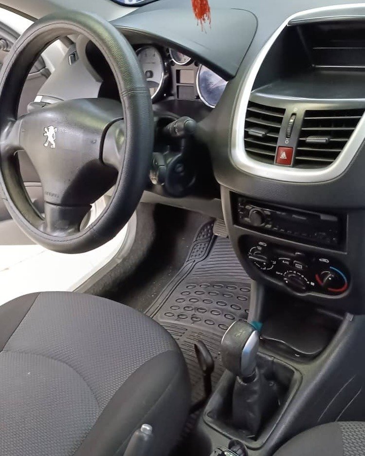 Peugeot 207 año 2012 Plata