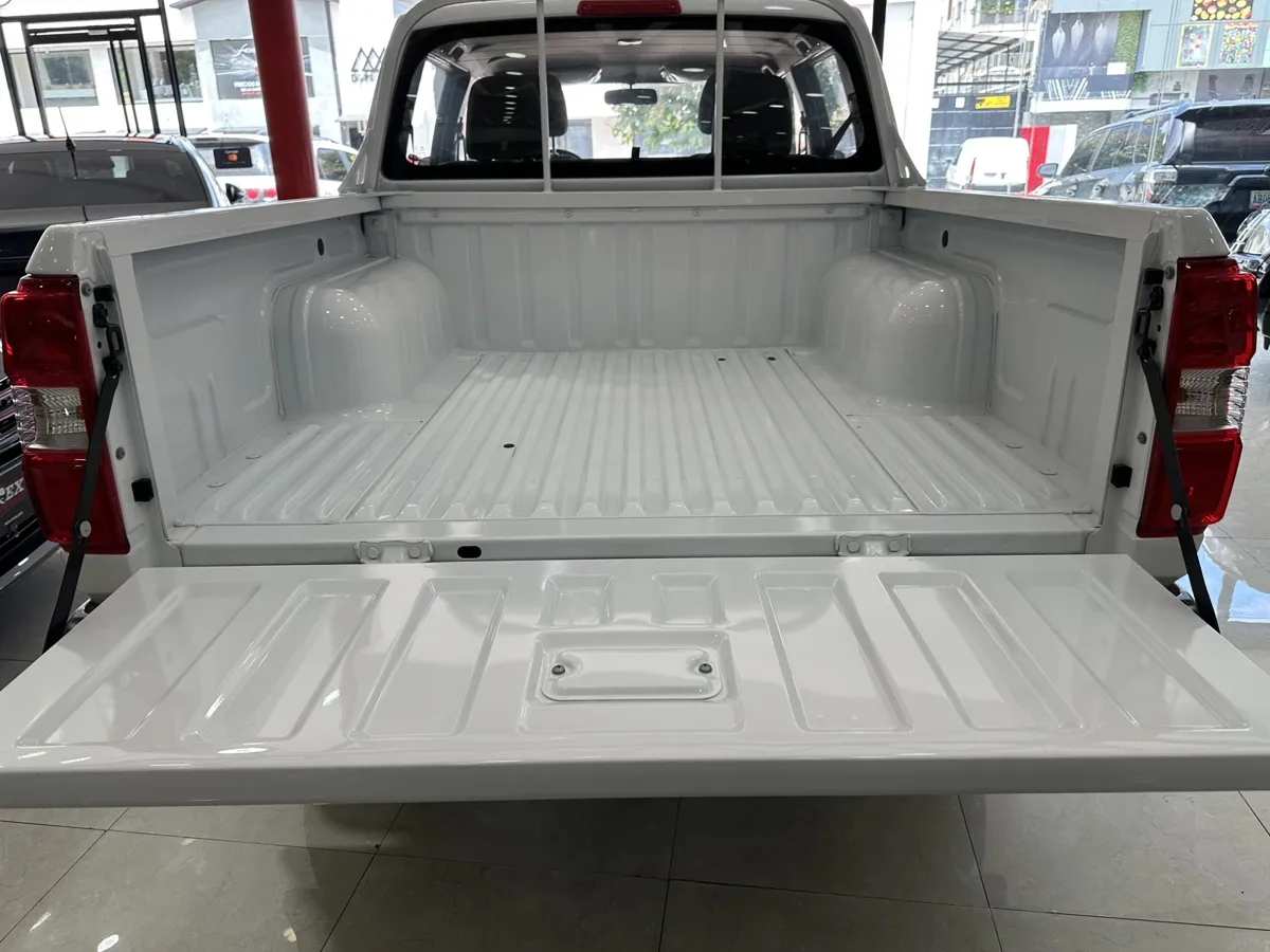 Dongfeng ZNA 2025 Blanco Caracas