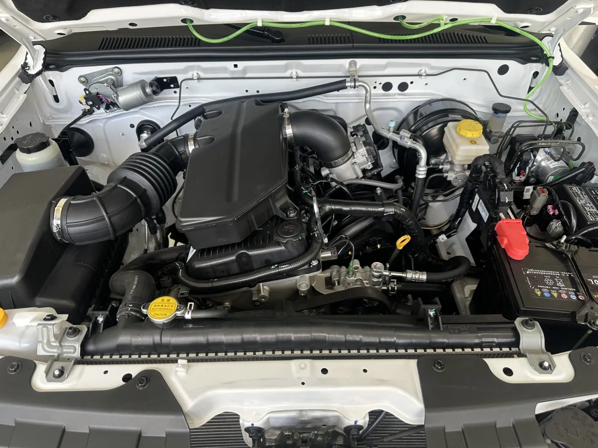 Pick up Dongfeng ZNA Rich 2025 blanco12