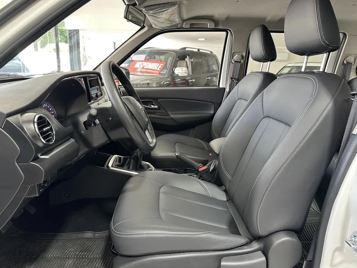 Pick up Dongfeng ZNA Rich 2025 blanco4