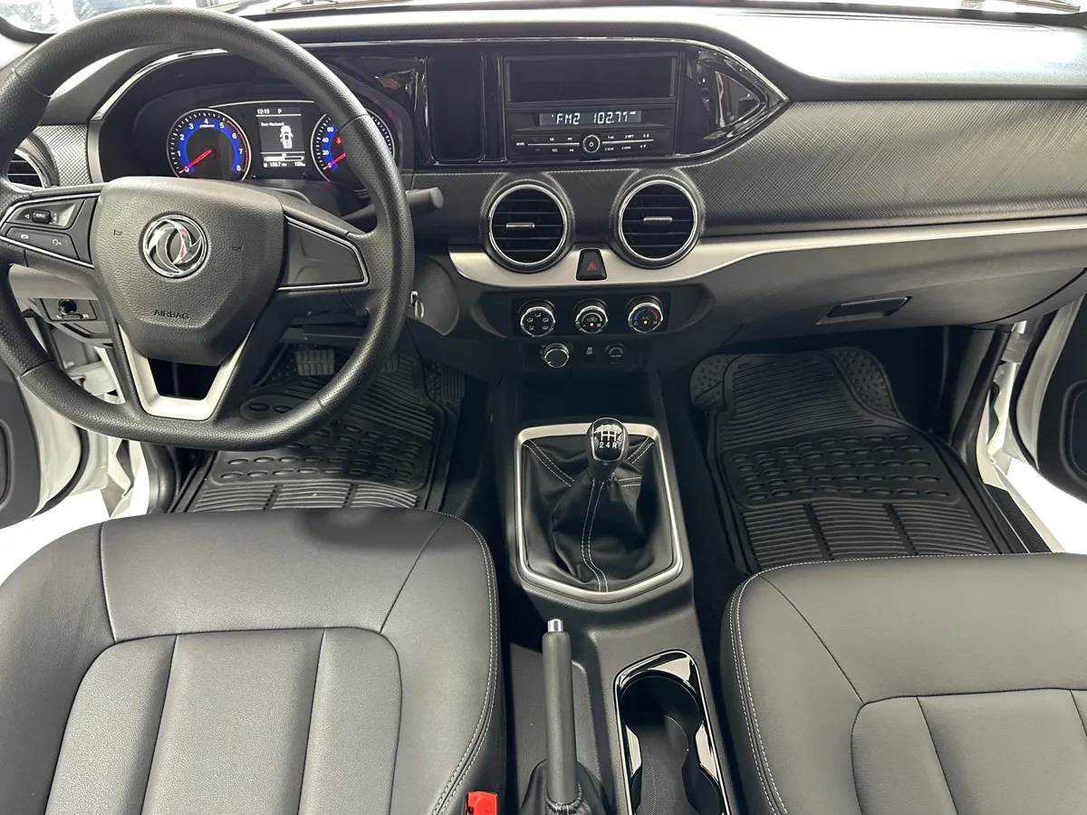 Pick up Dongfeng ZNA Rich 2025 blanco7