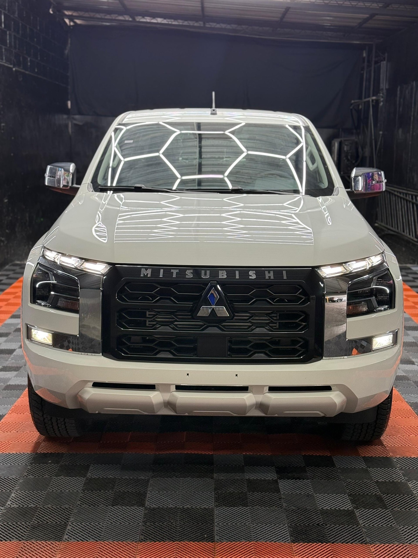 Mitsubishi L200 SPORTERO 2025 Blanco Caracas
