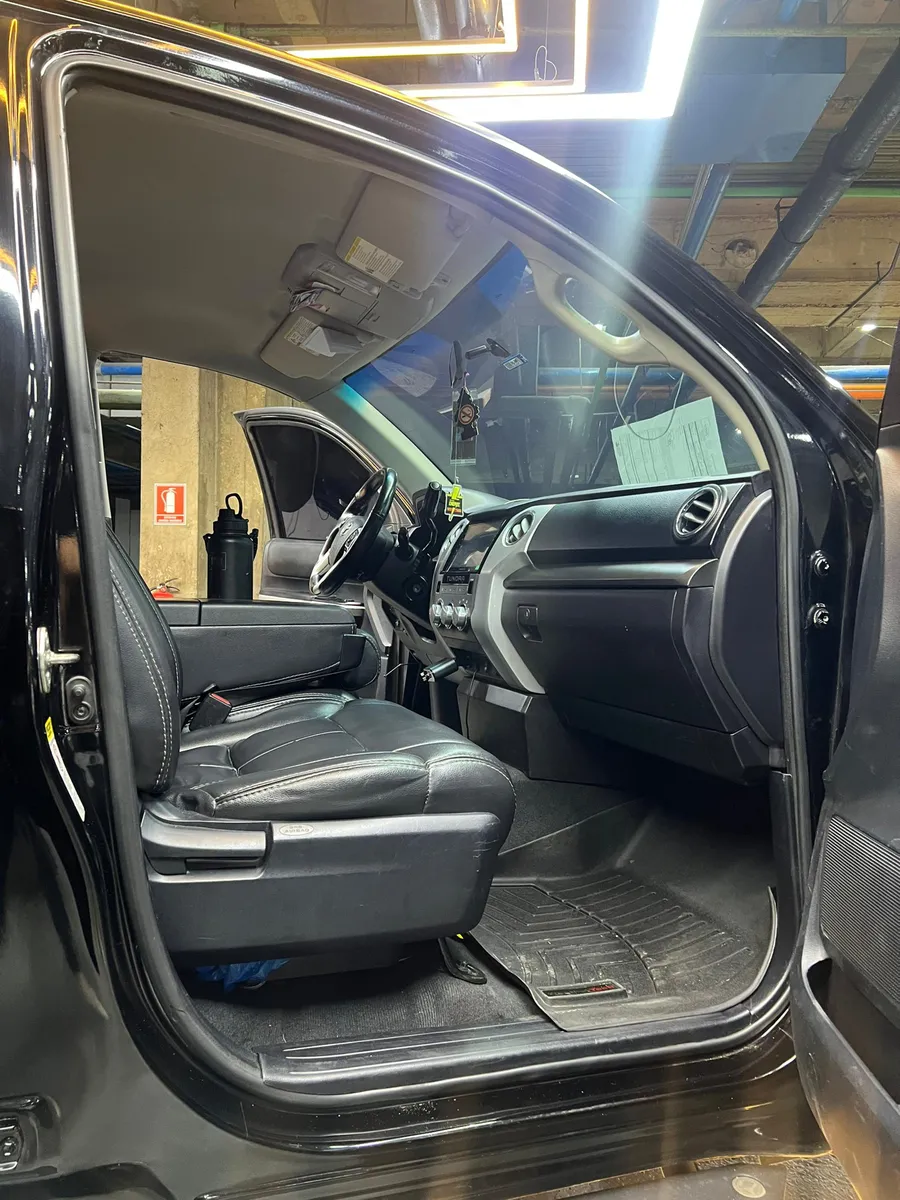 Toyota Tundra 2015 Negro Caracas