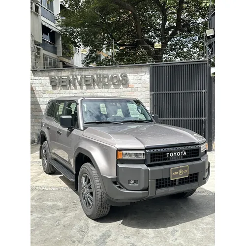 Toyota Prado TX 2025 Plateado Caracas