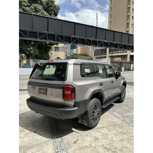Toyota Prado TX 2025 Plateado Caracas