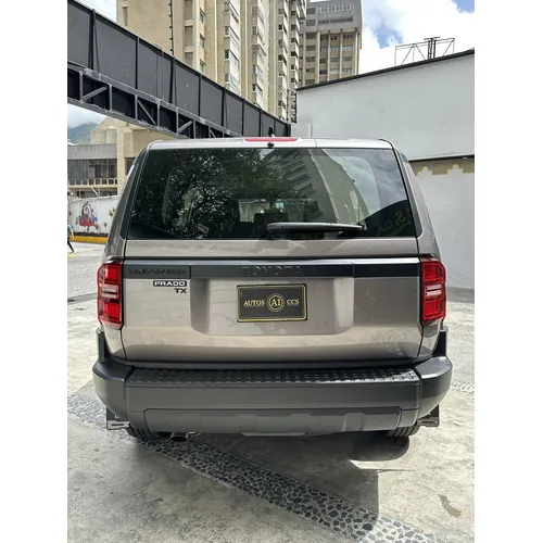 Toyota Prado TX 2025 Plateado Caracas