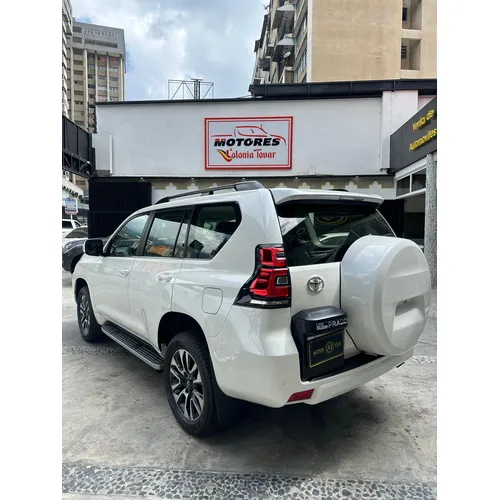 Toyota Prado VX 2023 Blanco Caracas