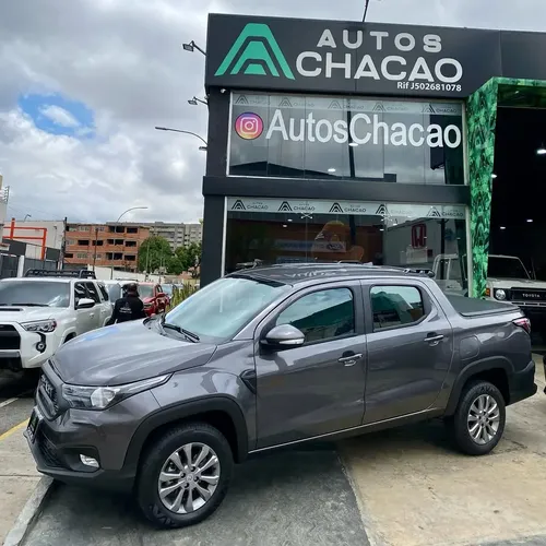 RAM Bighorn 2026 Gris Caracas