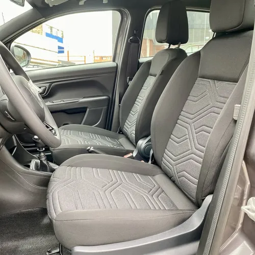 RAM 700 Bighorn 2026 Gris Caracas