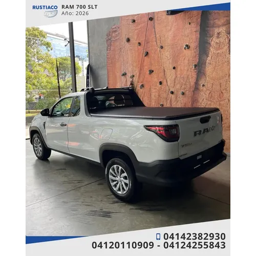 RAM Slt 700 Bighorn 2026 Blanco Caracas