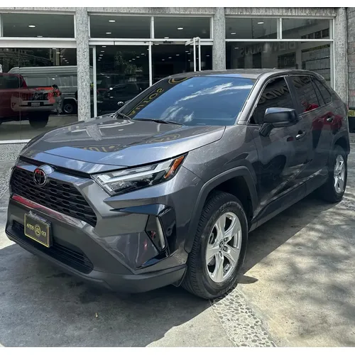 Toyota RAV4 XLE 2024 Gris Caracas