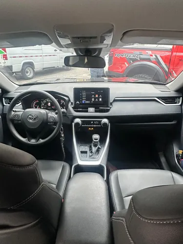 Toyota RAV4 XLE 2024 Gris Caracas
