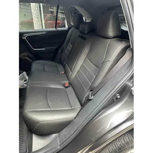 Toyota RAV4 XLE 2024 Gris Caracas